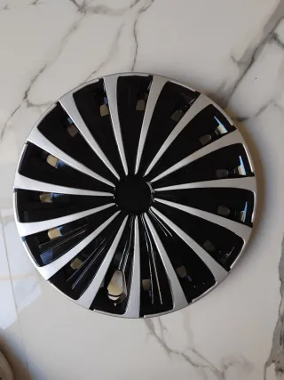 Tapacubo negros y plateado