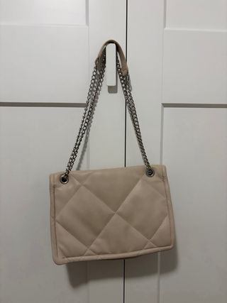 Bolso Stradivarius Beige Acolchado Cadena