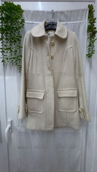 Abrigo Stradivarius Talla S Beige