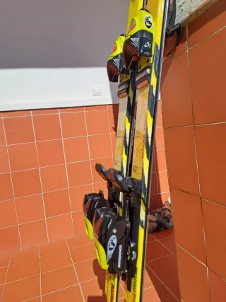 Esquís Rossignol Pro.