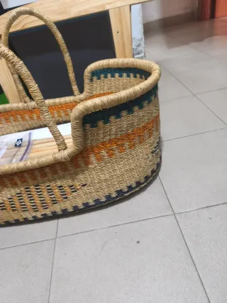 Cesta moisés para bebé de mimbre  con soporte