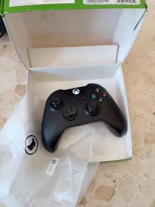 Mando Xbox y Cascos PS4 Trust