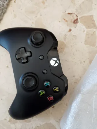 Mando Xbox y Cascos PS4 Trust