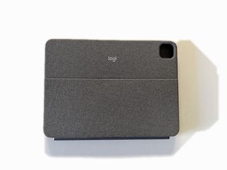 Teclado Logitech Combo Touch iPad 11 Gris