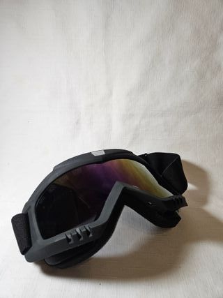 Gafas de esquí negras con lente multicolor