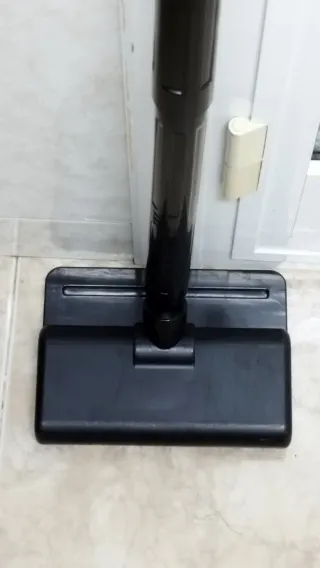 Aspiradora sin cable negra