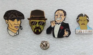 Lote 4 Pins  Personajes Serie