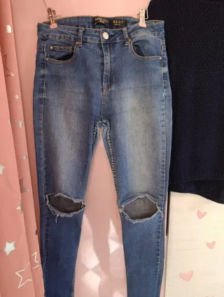 Conjunto Jersey Azul y Vaqueros