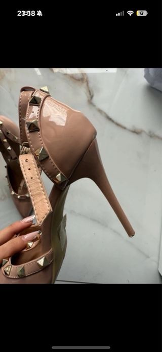 Décolleté rosa con borchie n.37