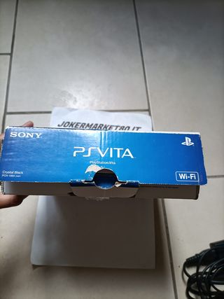 Sony PS Vita PCH-1004 Nera Completa di Scatola