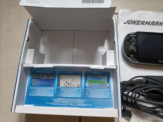 Sony PS Vita PCH-1004 Nera Completa di Scatola