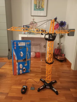 Grúa de juguete eléctrica con mando