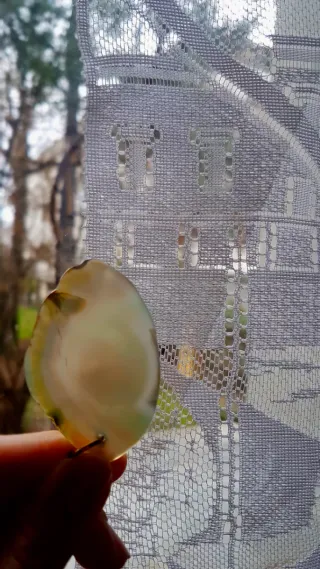 Collana con ciondolo pietra dura