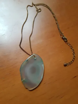 Collana con ciondolo pietra dura
