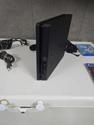 Consola PS4 Negra + Accesorios