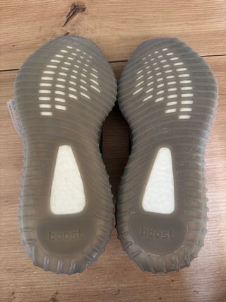 Adidas Yeezy Boost 350 V2 Beluga Reflective - 43.5