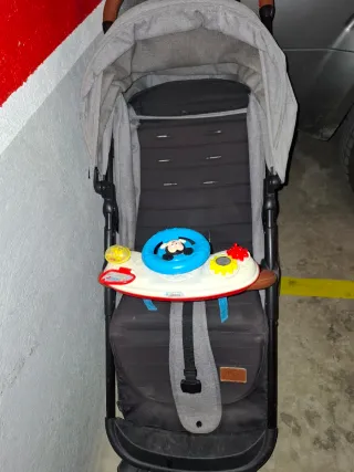 Silla de paseo gris y negra