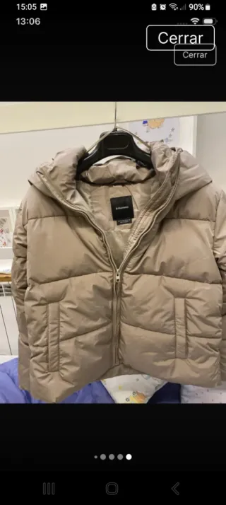 Cazadora acolchada Stradivarius gris