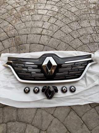 Calandra Renault Arkana + Emblemas