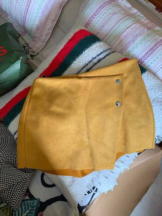 Falda pantalón amarilla