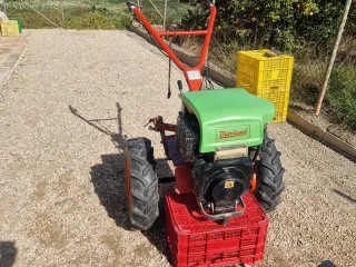 Motocultor Movicam con accesorios