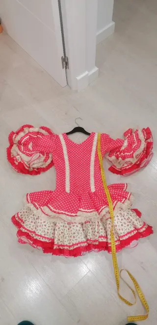 Se acerca la Feria Precioso traje niña