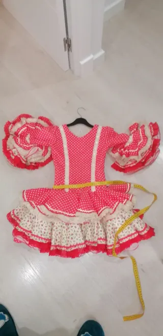 Se acerca la Feria Precioso traje niña