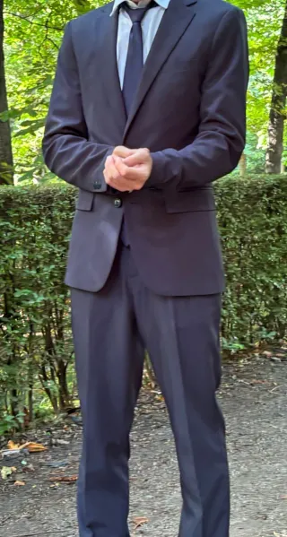 Traje azul marino adolescente