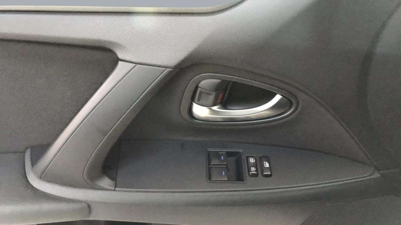 Toyota Avensis 2016, foto 10