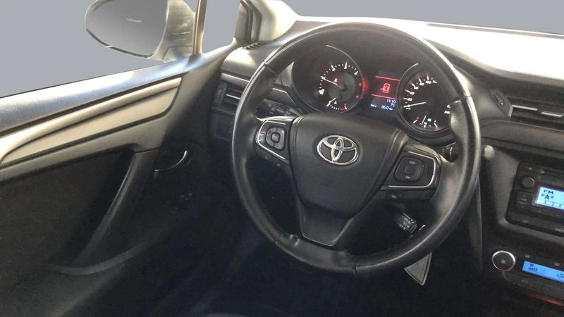 Toyota Avensis 2016, foto 13