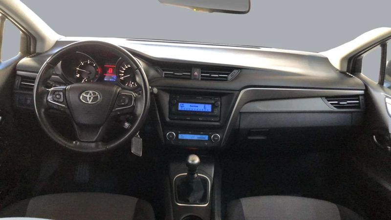 Toyota Avensis 2016, foto 14