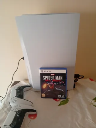 Consola PS5 Edición Estándar + Spider-Man