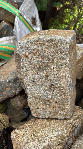 Adoquines de granito natural macizo