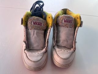 Zapatillas Vans vintage 2000s.