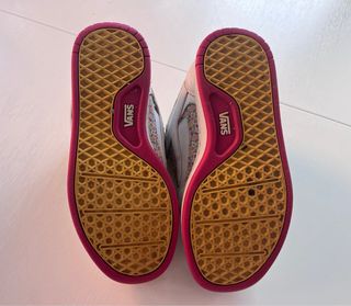 Zapatillas Vans vintage 2000s.