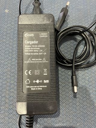 Cargador Patin Eléctrico Bongo Serie A