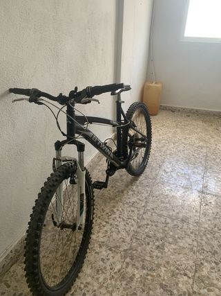 Bicicleta de Montaña BTWIN Negra
