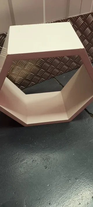 Estantería hexagonal blanca