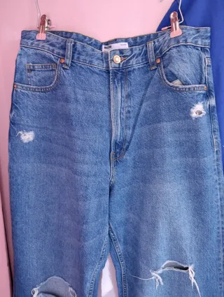 Conjunto Camiseta y Vaqueros Mujer