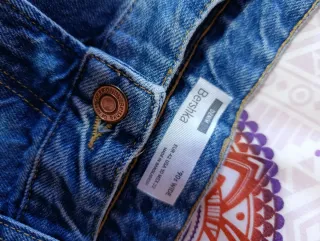 Conjunto Camiseta y Vaqueros Mujer