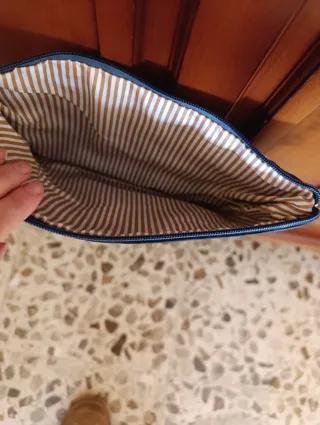 Bolso de tela vaquera con adornos