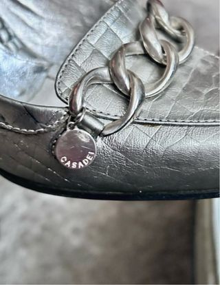 Mocasines tacón Casadei plateados talla 38