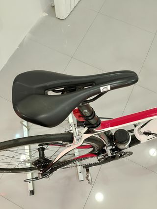 BICICLETA BH PRISMA 26" CAMBIOS SHIMANO 105 NEGRA, BLANCA Y ROJA