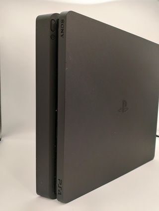 CONSOLA PS4 SLIM 500 GB + CABLES