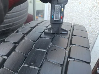 215 75 R 17.5 Dunlop - 1 neumático camión