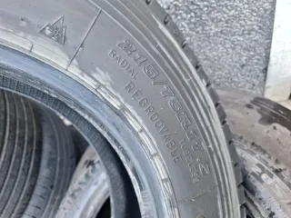 215 75 R 17.5 Dunlop - 1 neumático camión