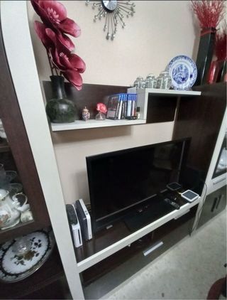 Mueble de salón madera y cristal