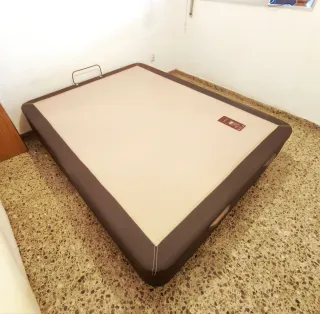 Cama y colchón LOMONACO beige/marrón cuero