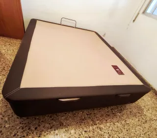 Cama y colchón LOMONACO beige/marrón cuero