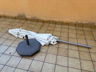 Parasol Ikea JOGGESO con base de 40kg